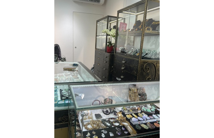 玉石盟 翡翠 水晶 半寶石 精品專賣店